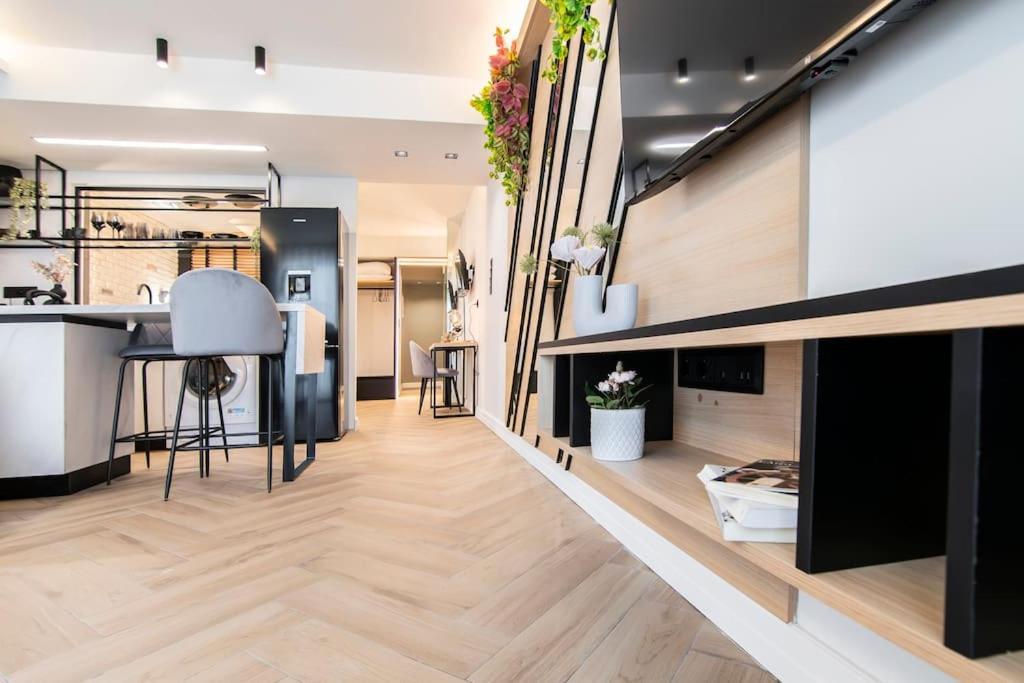 Apartment Verdant By Cozy Stories
